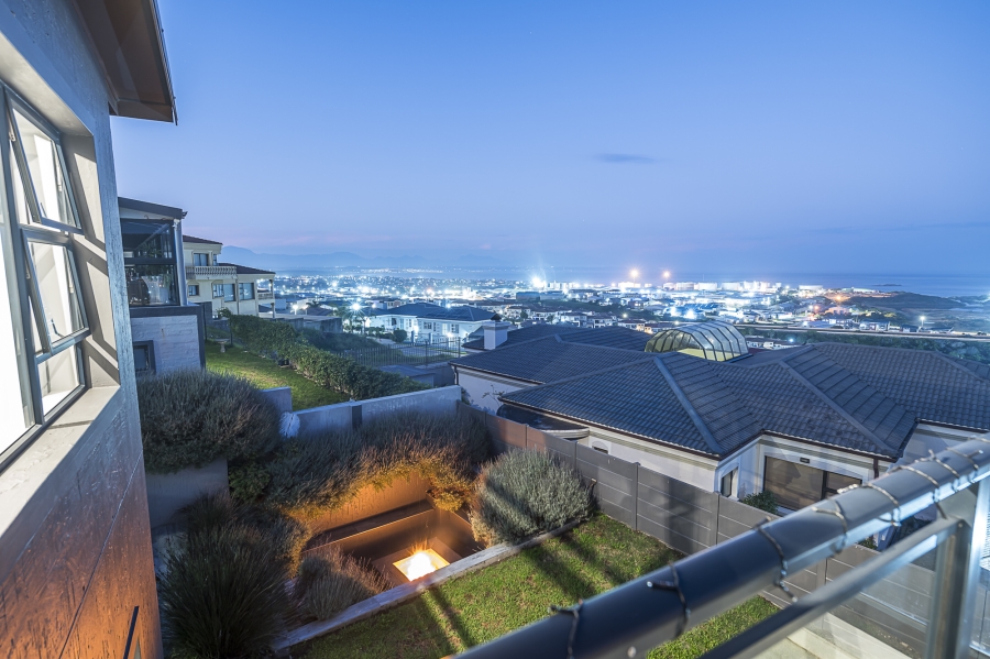 5 Bedroom Property for Sale in Island View Western Cape